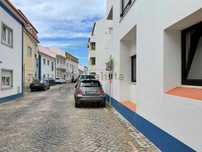 DUAS BOX Cobertas E FECHADAS NO CENTRO DA ERICEIRA
