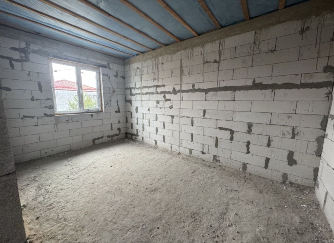 Продам 2 ком. квартиру. Новострой. Коттеджный Городок. Голубое Озеро.