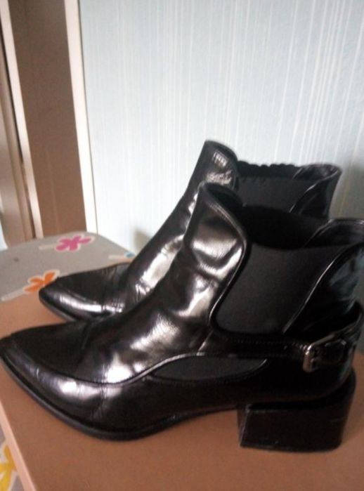 Демисезонные ботинки Zara