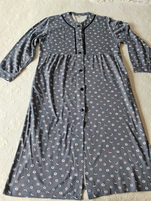 Conjunto novo de camisa de dormir e rob