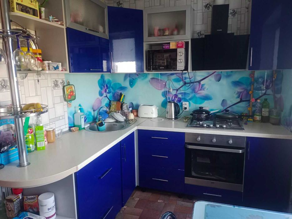 Продам 3 комнатную с ремонтом на левом берегу,alm