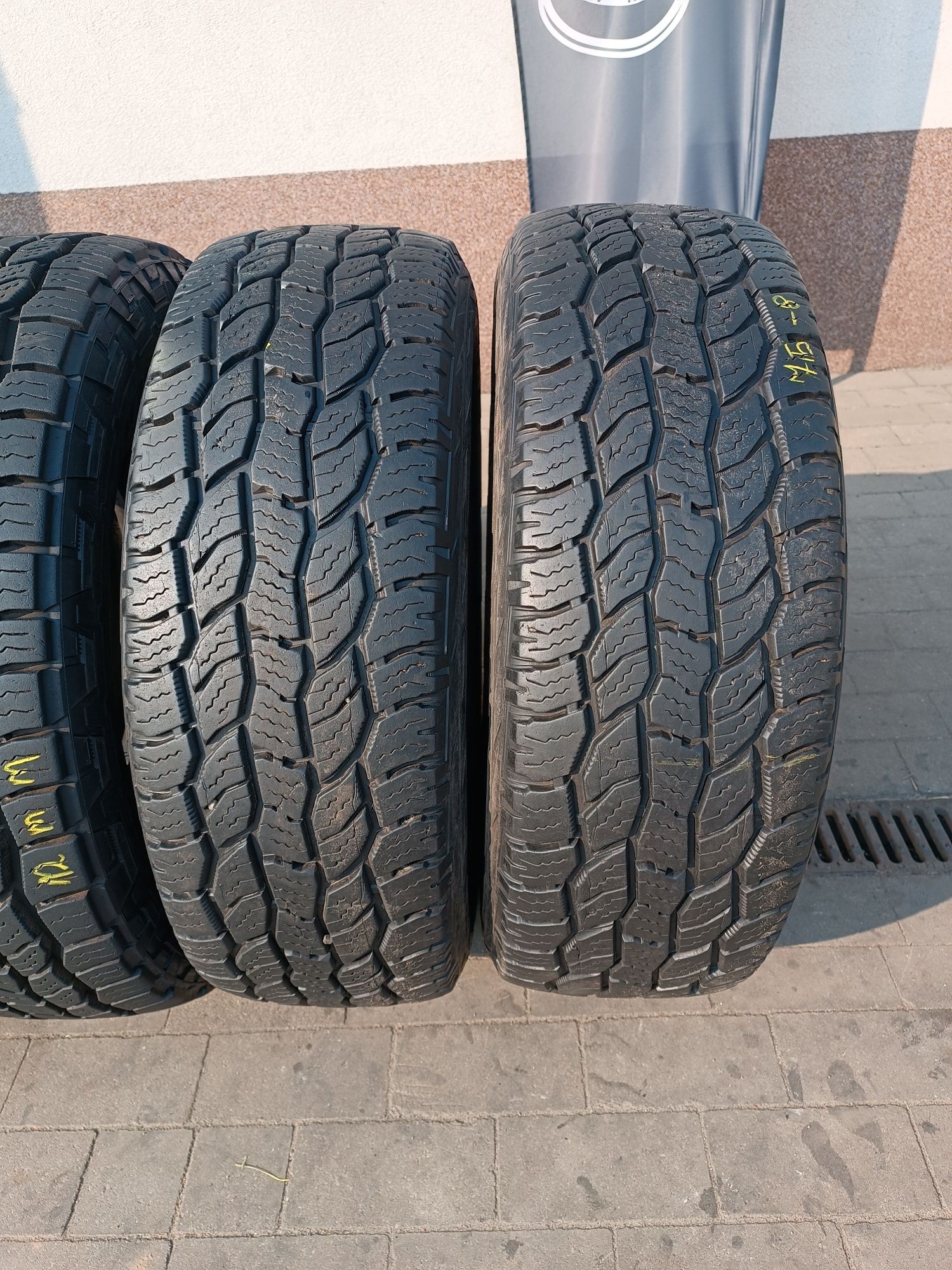 245/70R17 COOPER DISCOVERER AT 3  komplet opon