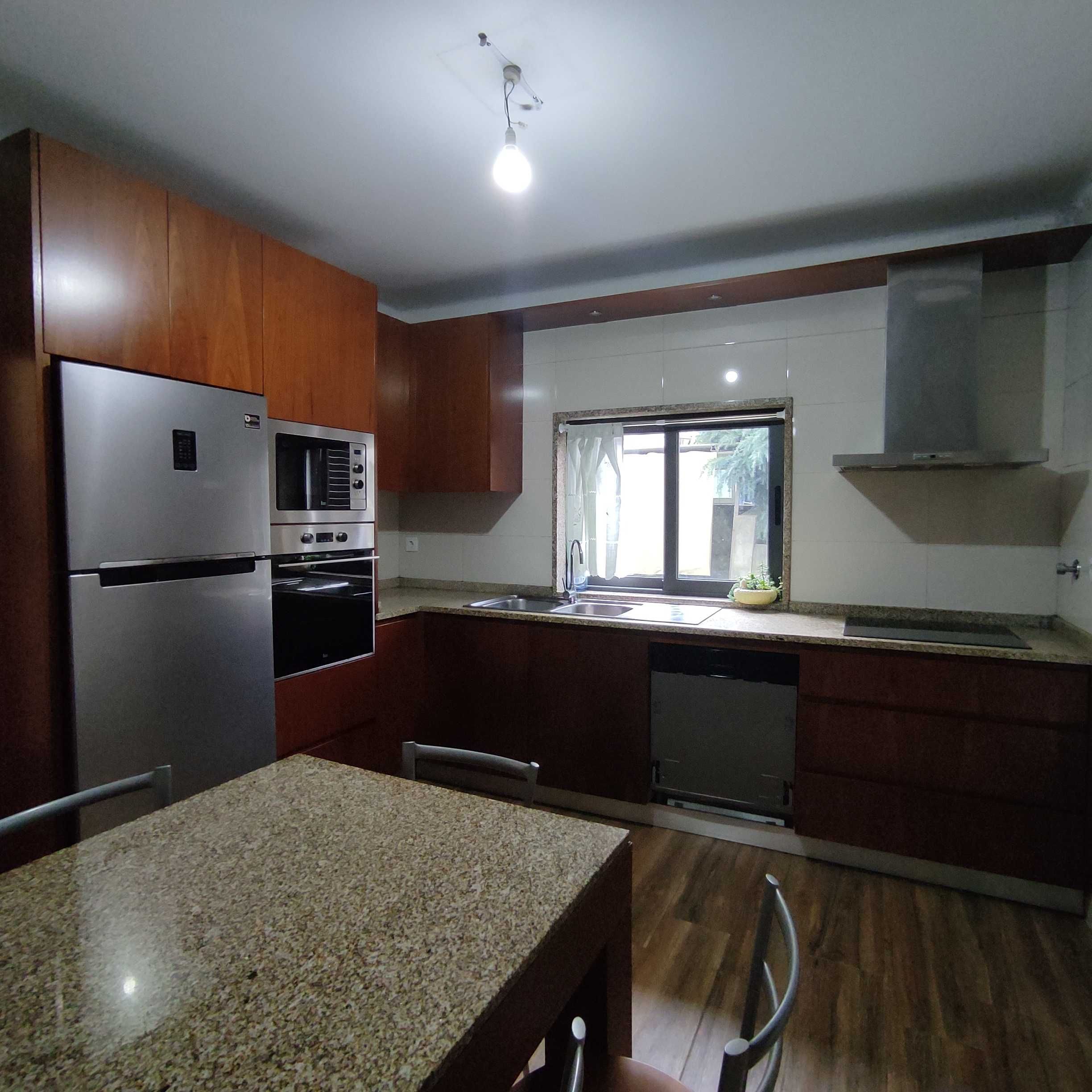 Cozinha Completa com Móveis e Eletrodomésticos