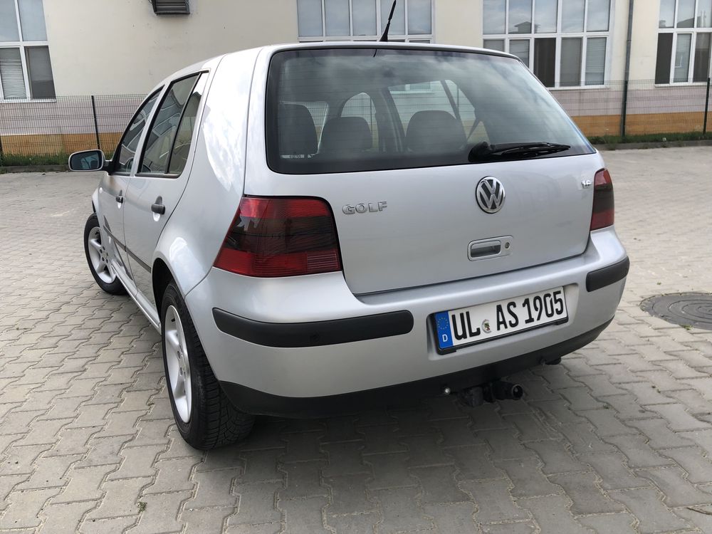 Volkswagen Golf 2003 1.6 MPI
