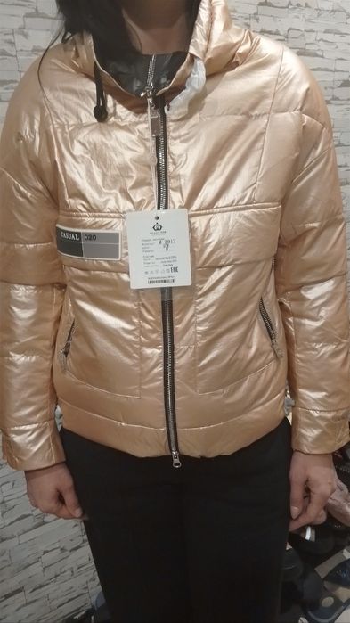 Жіноча зимова куртка, рожеве золото, нова