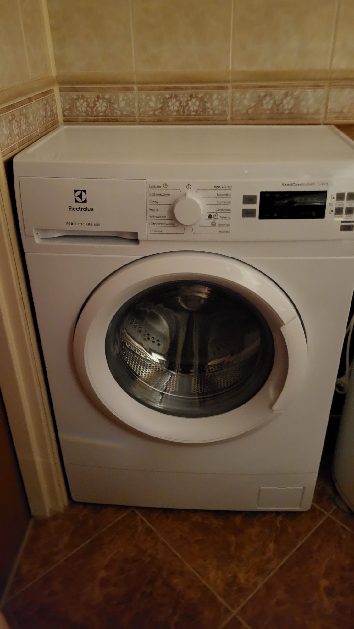 Pralka Electrolux 4kg Sensi care system