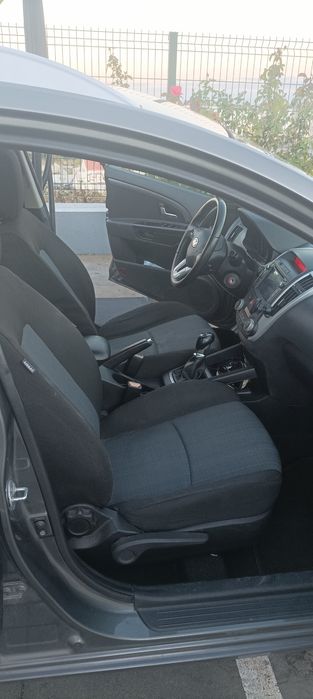 Kia Ceed SW 1.4 Gasolina

Carro em muito bom estad