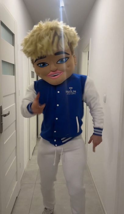 Żywa maskotka skolim, biały miś na imprezę, animator, dj na imprezę