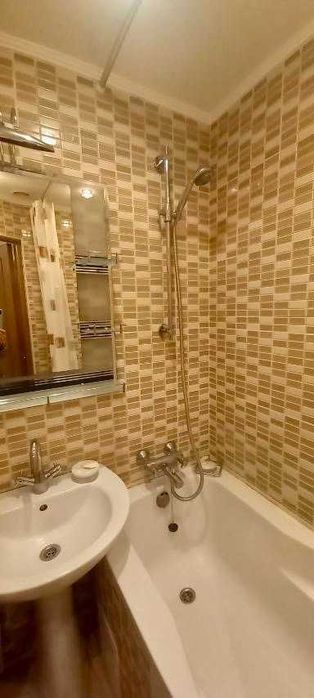 Продаж 2-кімн.квартири з ремонтом Дніпровська набережна 9 А, Березняки