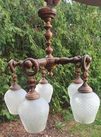 Lampa wisząca drewniana z szklanymi kloszami .Stara.