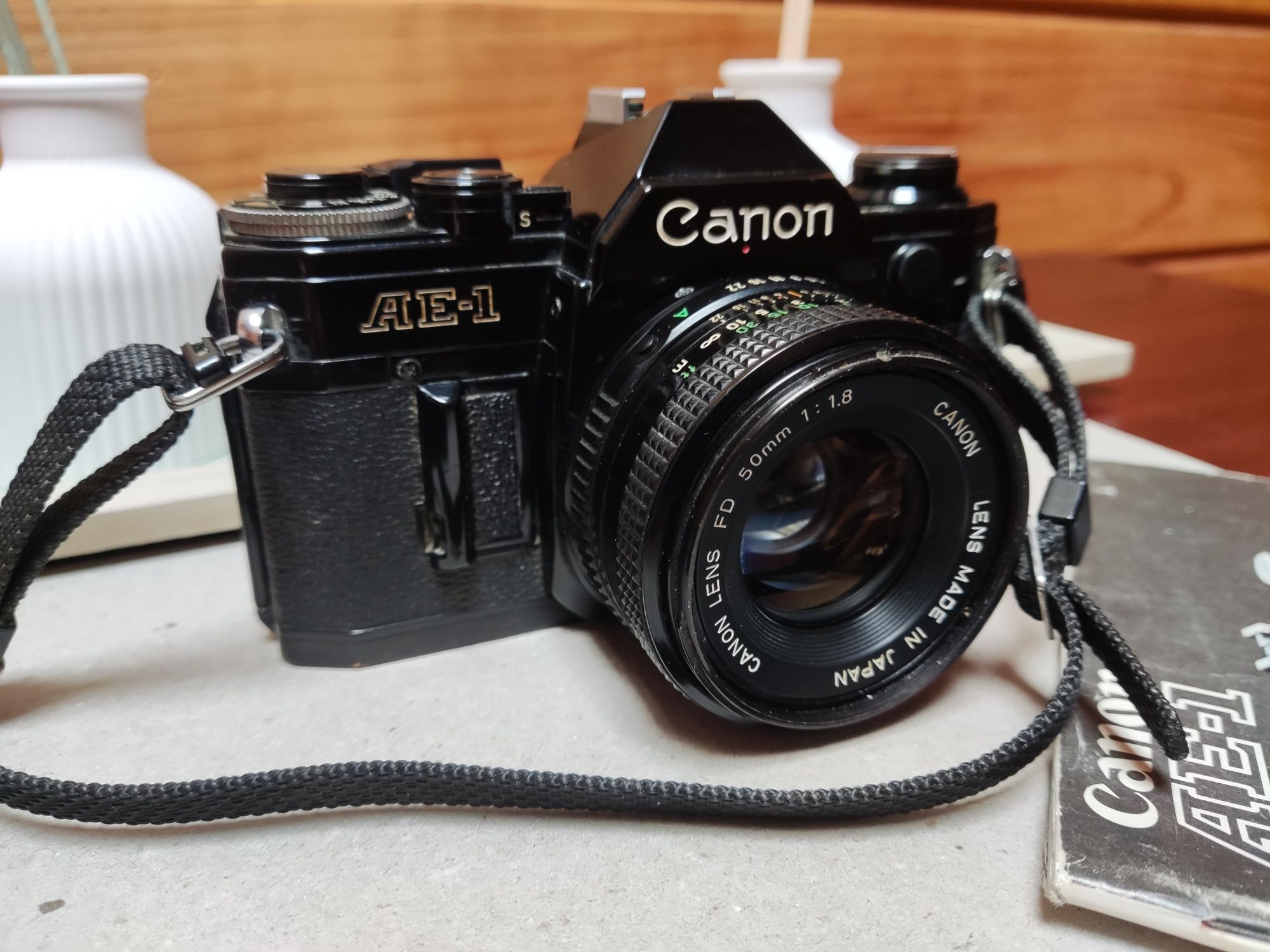 Canon Ae1 preta analógica com lente FD 50mm