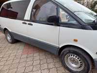 Toyota Previa 1992 год