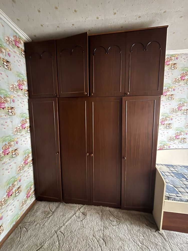Шафа з антресолями