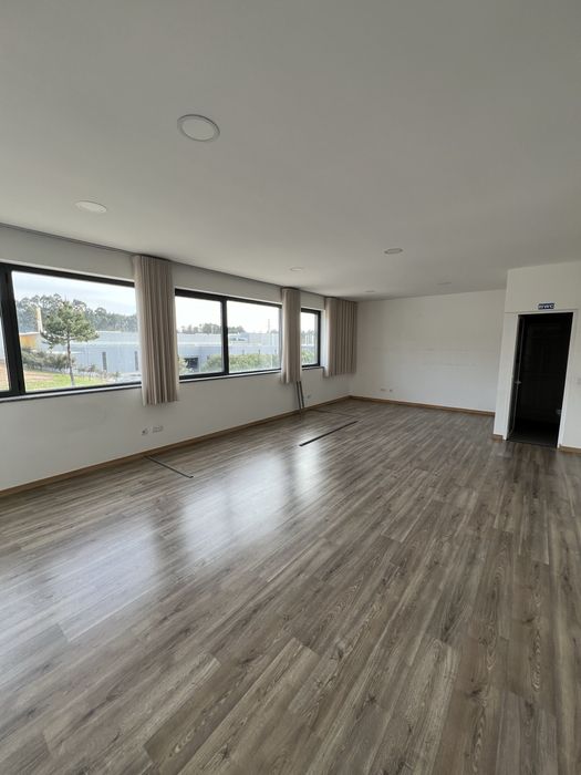 Pavilhão com 700m2