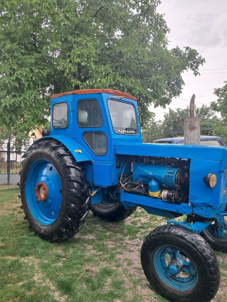 Продам Трактор T-40