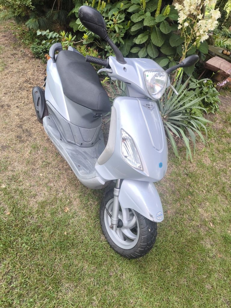Skuter Piaggio fly 50 4T