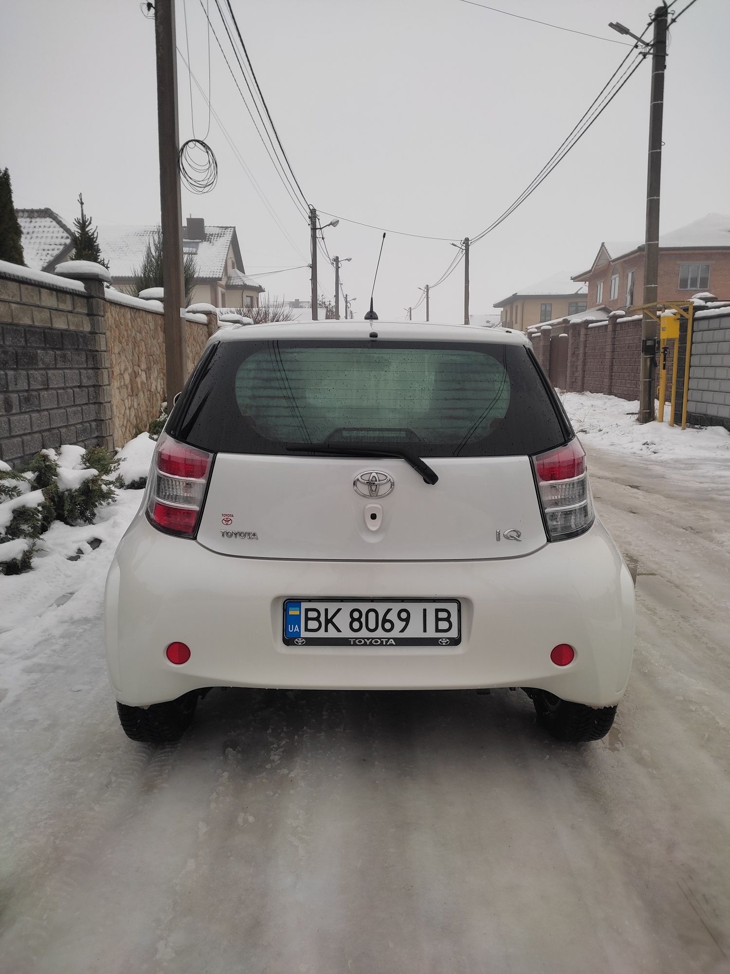 Продам Toyota IQ