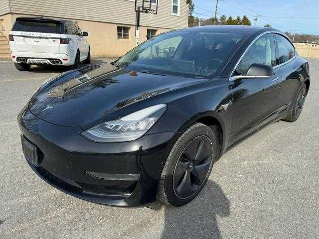 Tesla Model 3 2019 року