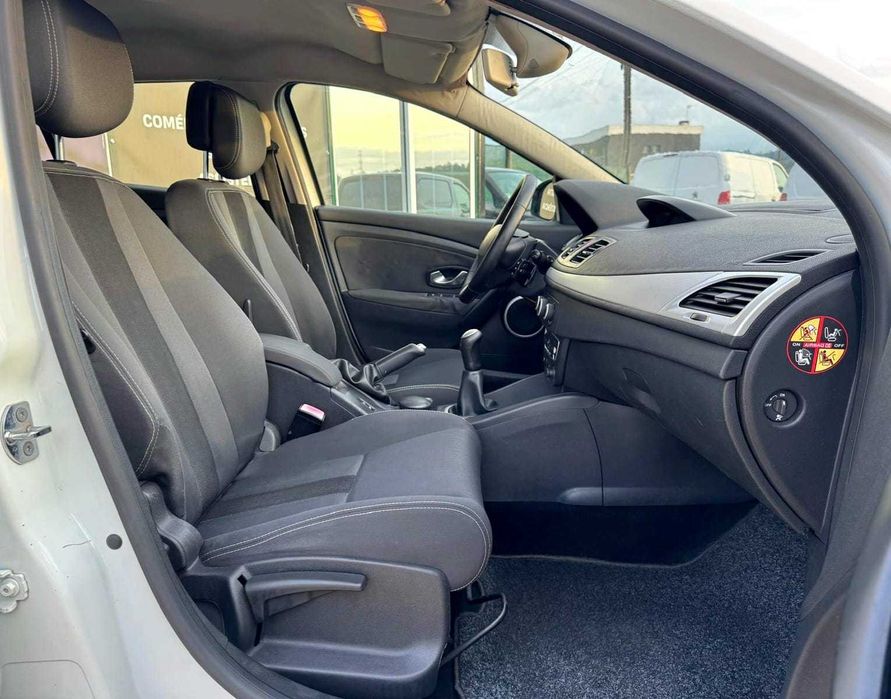 Renault Megane III Grandtour 1.5 DCi- Gasóleo