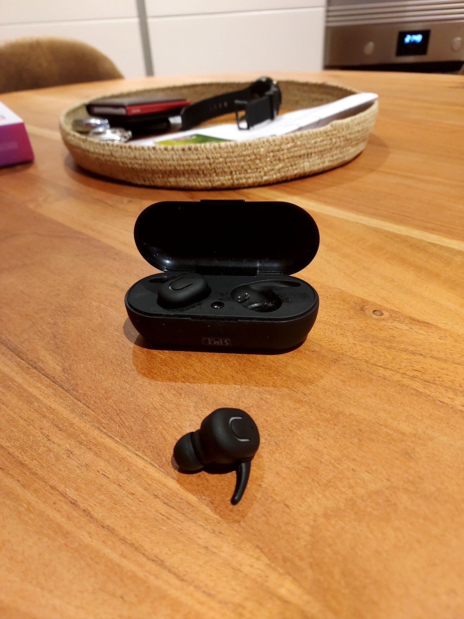 Conjunto tablet + earbuds