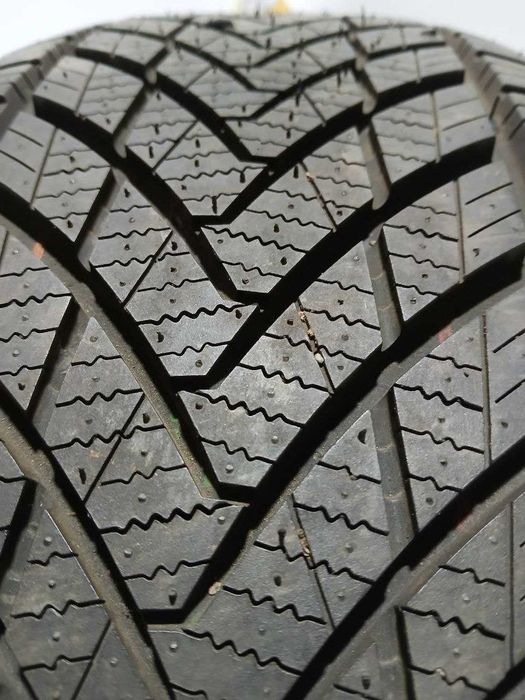 Шина Trocmax 235/55R18. 1шт. Зима Розпаровка 2022р. (0565).