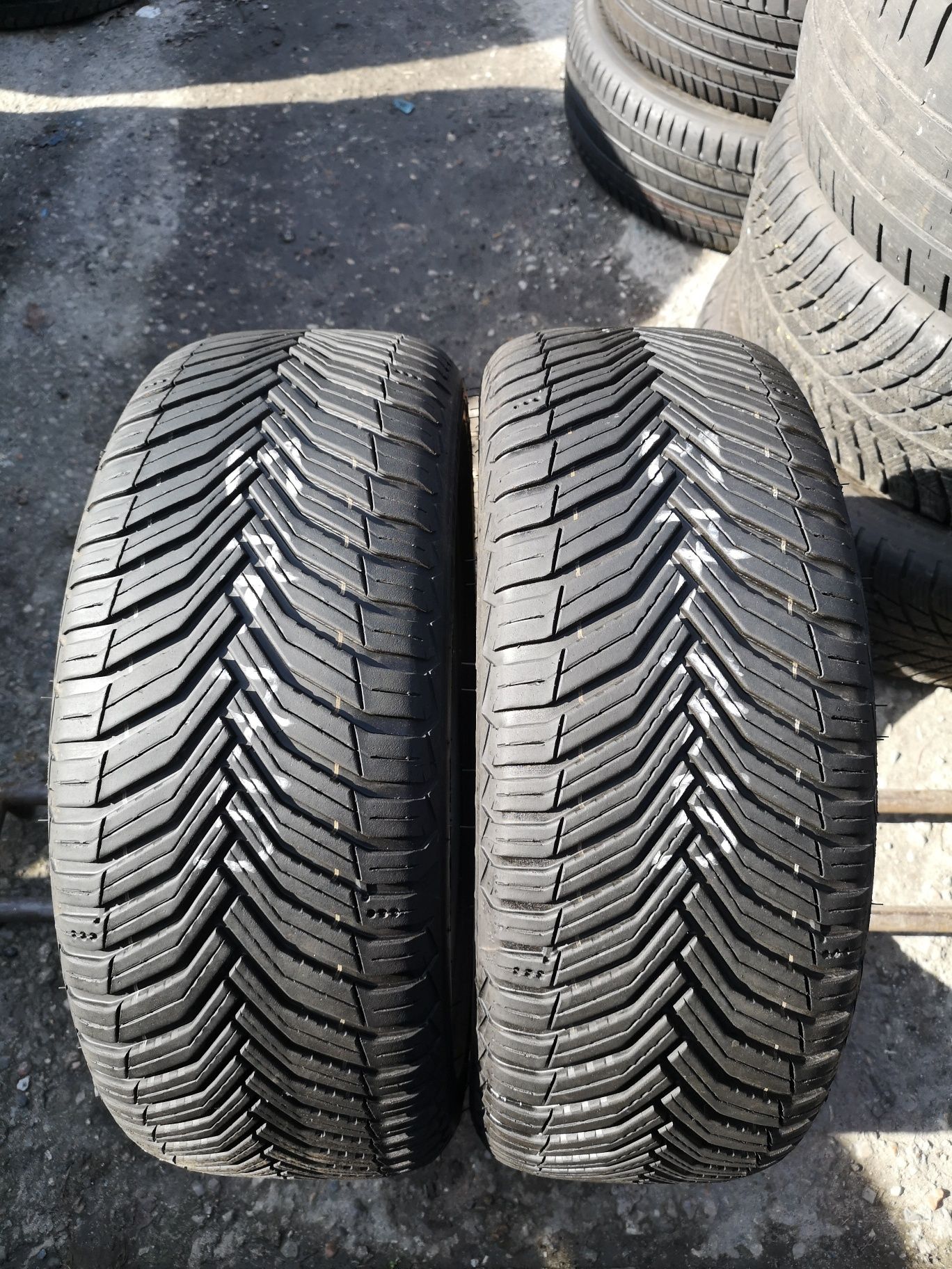 Opony wielosezonowe 205/45/17 Michelin Cross Climate 2 2szt 2022r