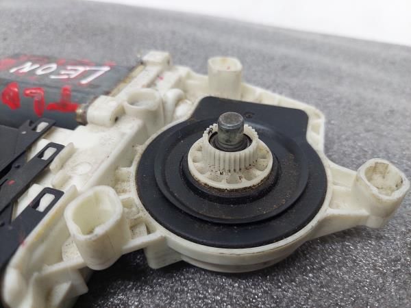 Motor vidro trás direito SEAT Leon (1M1)