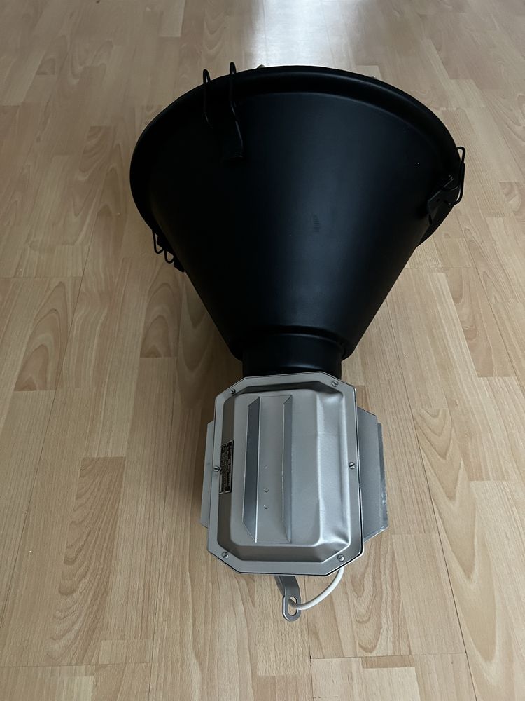 Lampa przemysłowa PRL, po odnowieniu.