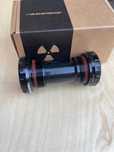 Каретка Shimano Nukeproof Neutron Hollowtech  2 (BSA 68/73 83mm)
