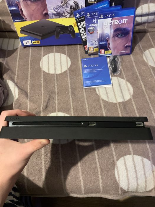 PS4 SLIM 1TB полный комплект