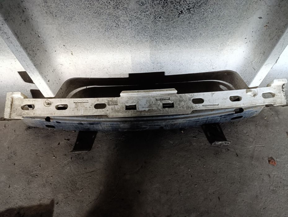 Усилитель заднего бампера Toyota Camry30