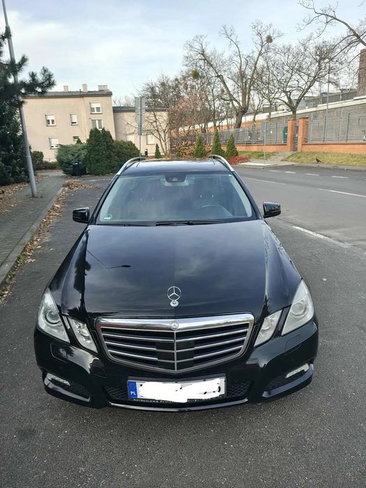 Mercedes-Benz Klasa E Mercedes W212 E350 Hak oryginał OC i pt na rok