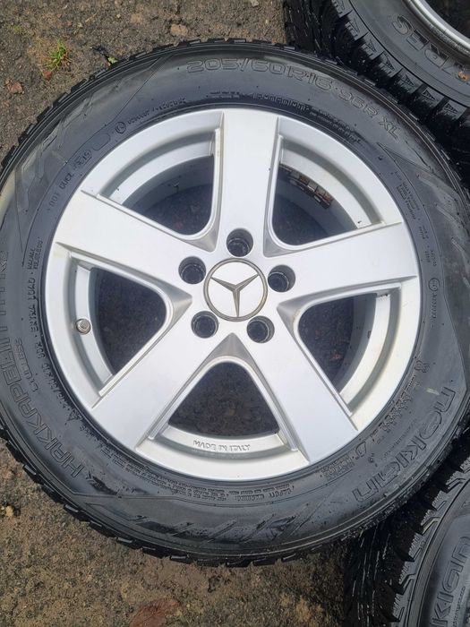 Колеса зимові Мерседес 205/60 R16 NOKIAN