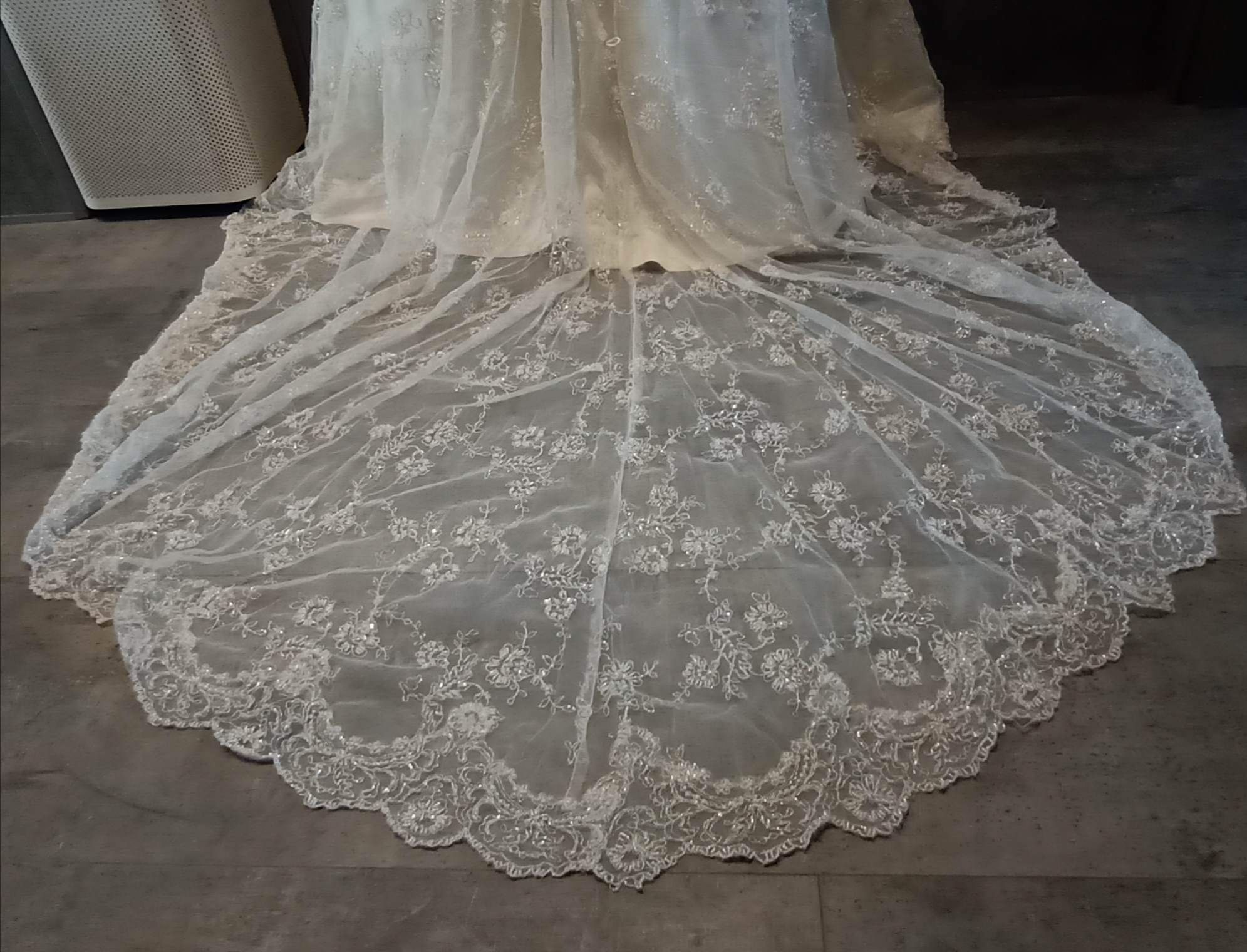 Suknia ślubna syrena rozmiar M 38 z podpinanym trenem