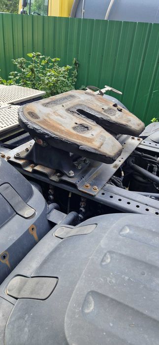 Сідельний зчипний пристрій (сідло)