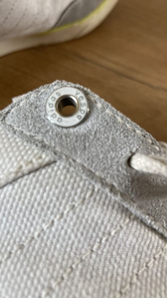 Buty Adidas model vespa malo uzywane nie przepocone
