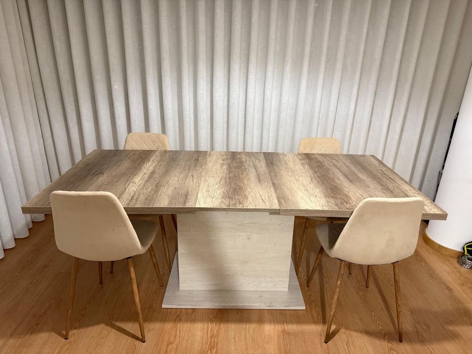 Vendo mesa de jantar com 4 cadeiras como nova