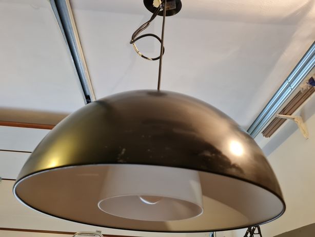 Czarna lampa sufitowa metalowa IKEA