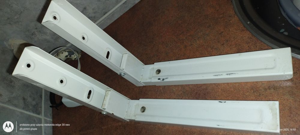 Uchwyty ścienne -półka na mikrofalówke