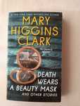 Higgins Clark - Death Wears a Beauty Mask, książka w języku angielskim