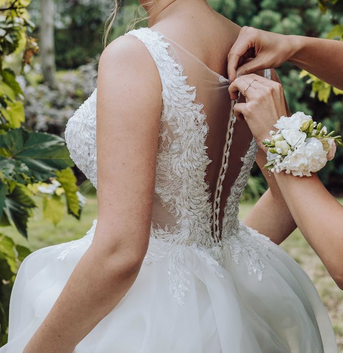 Suknia ślubna Agnes The One Ivory z welonem