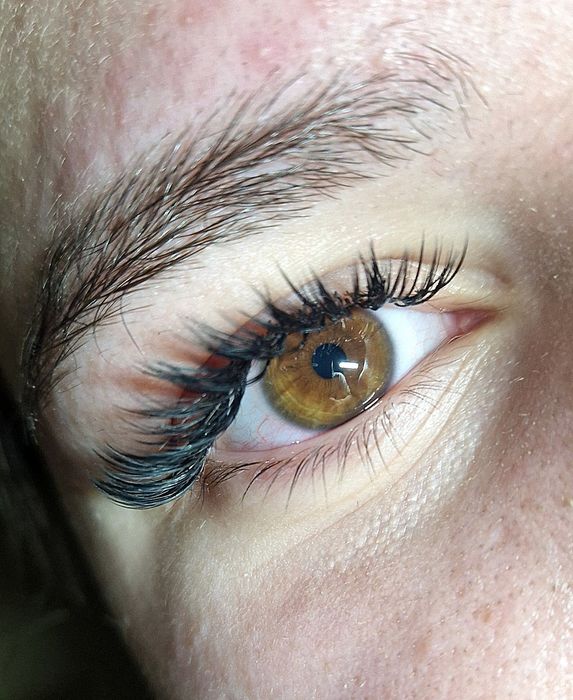 Наращивание и ламинирование ресниц