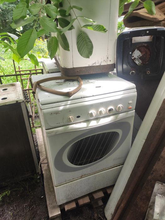 Пральні машини і газові плити