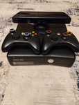 Xbox 360 kinect + 2 pady + gry