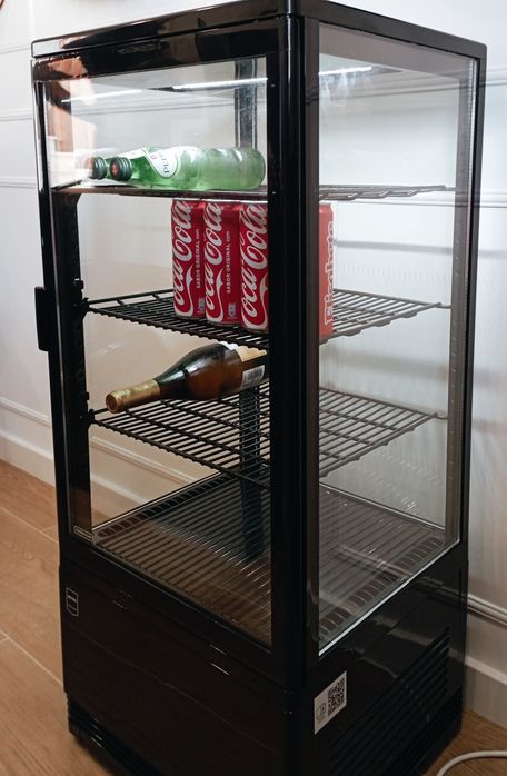Vitrine refrigerada 78L – pouco uso, quase nova