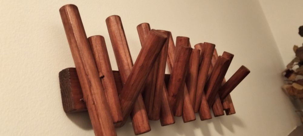 Cabide de madeira maciça