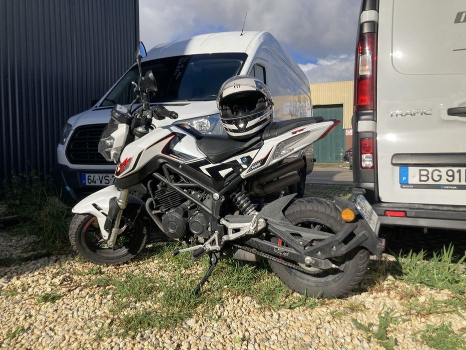 Benelli TNT 125cc (2023) MOTA DE GARAGEM