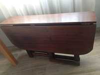 Mesa dobrável em madeira