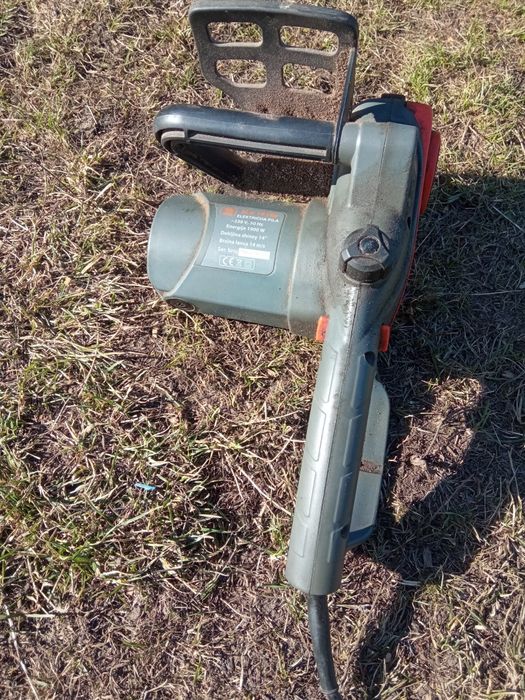 Електроінструмент непрацюючий.