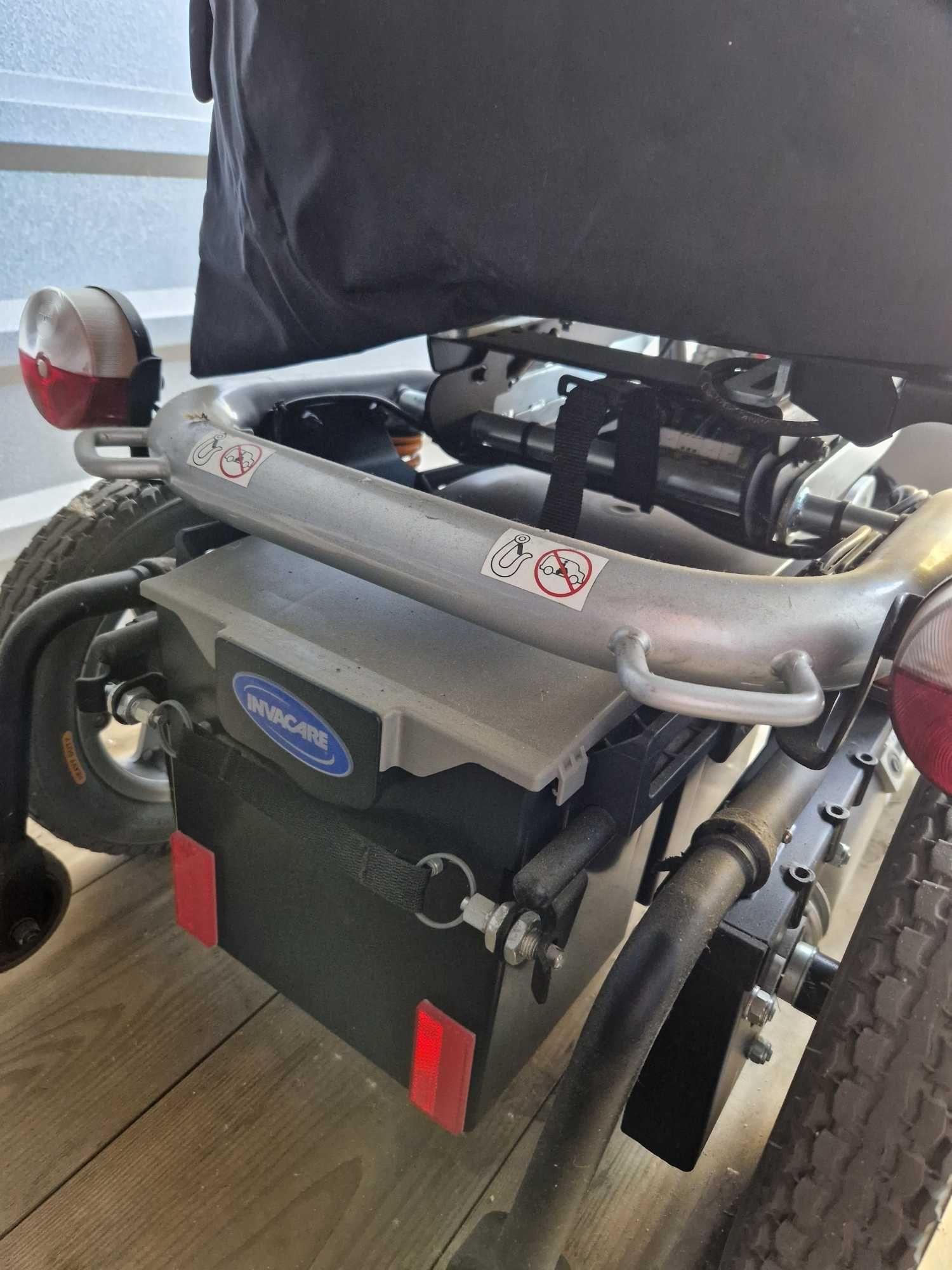 Wózek inwalidzki elektryczny INVACARE BORA siedzisko 46 cm - 27